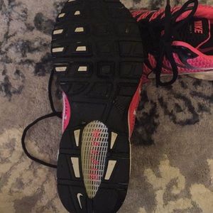 Nike Shoes - Women’s Nike tennis shoes Nike Shoes - Women’s Nike tennis shoes